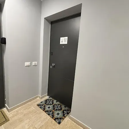 Urban Cocoon - Reception Apartment Triest